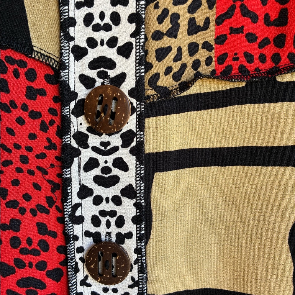 John Mark Mix Print V-Neck 3/4 Cuff Sleeve Button Front Geometric Tunic
Size M - Picture 4 of 10